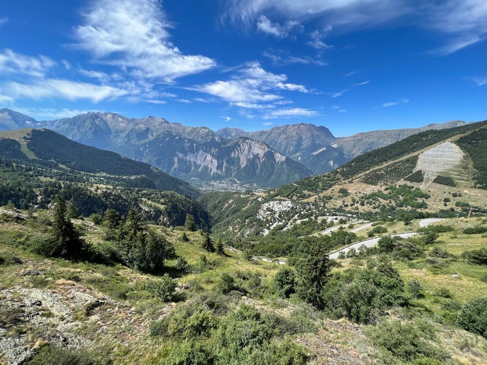 Nearby landmark, Spring, Day, Natural landscape, Mountain view