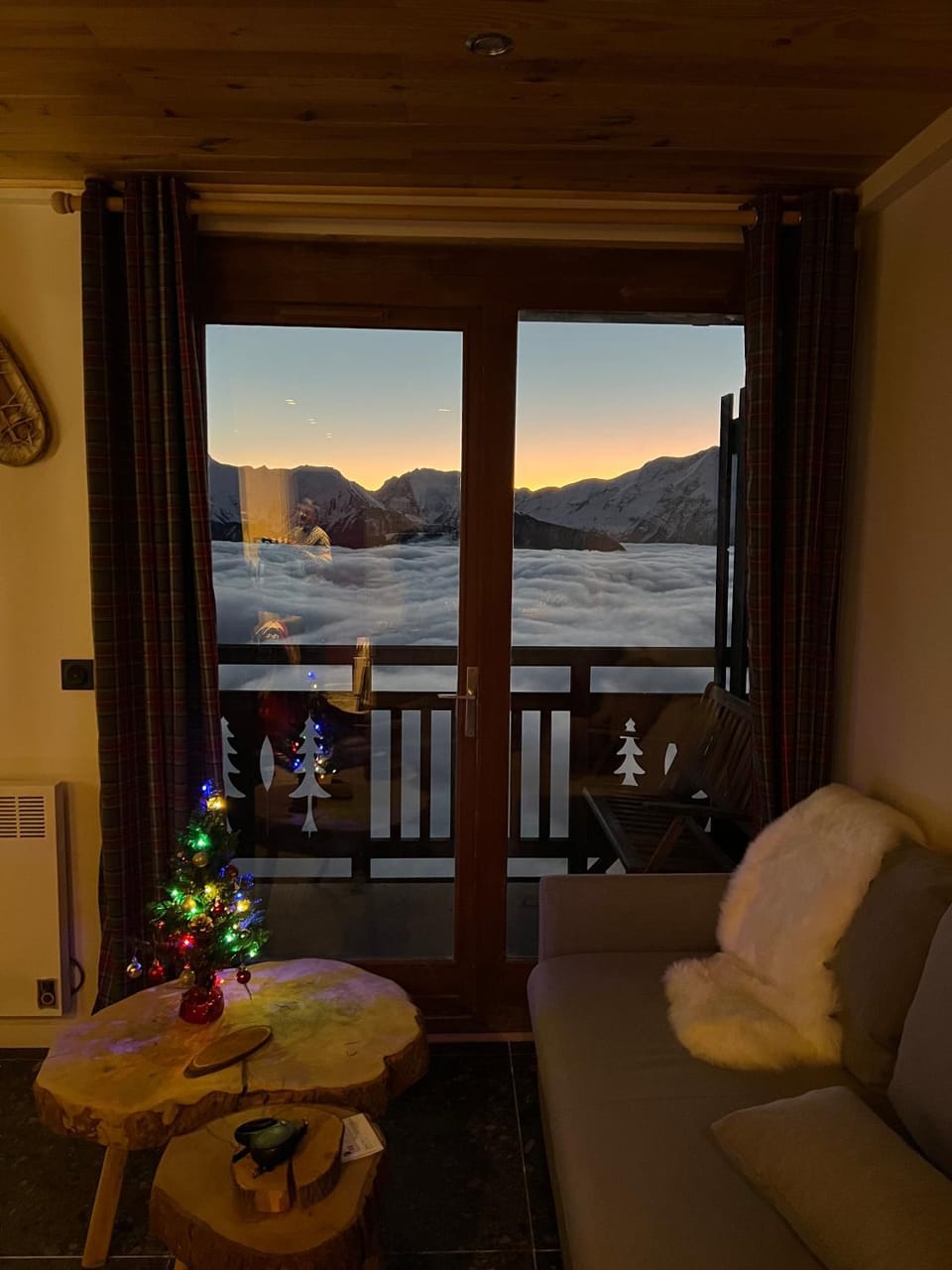 Natural landscape, Winter, Living room, Mountain view