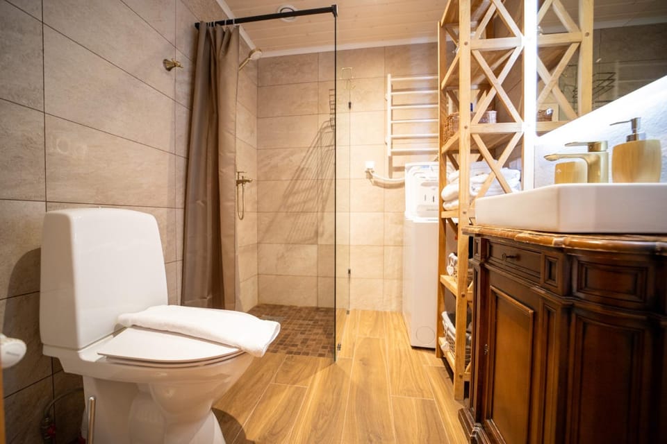 Shower, Toilet, Bathroom