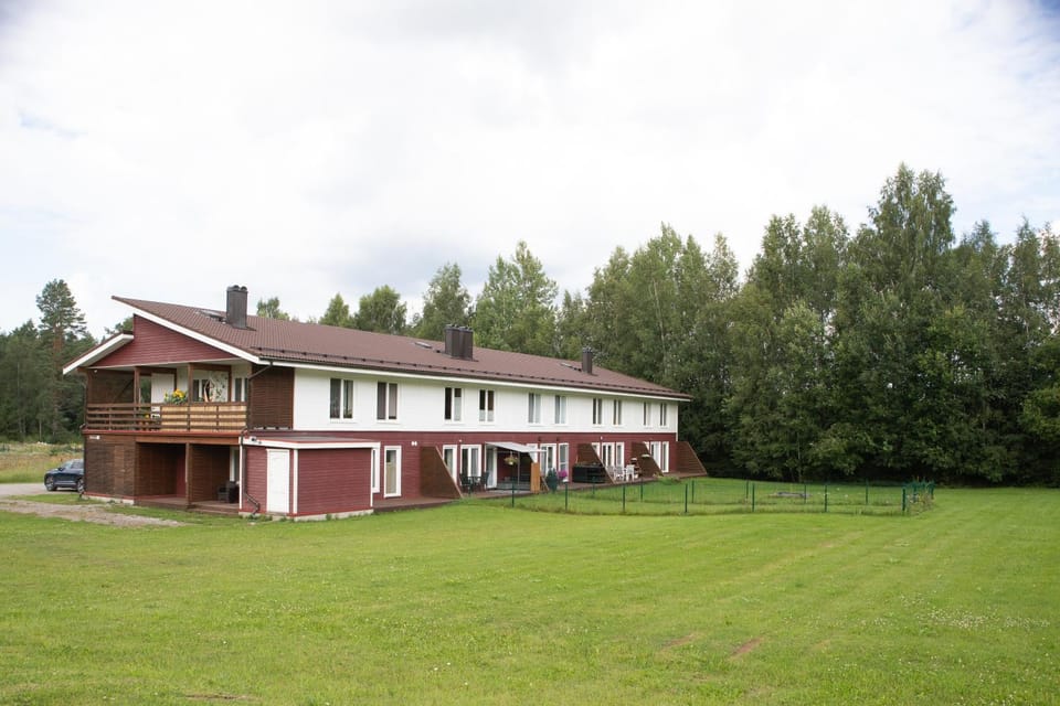 Property building, Spring, Day, Natural landscape, Garden, Garden view