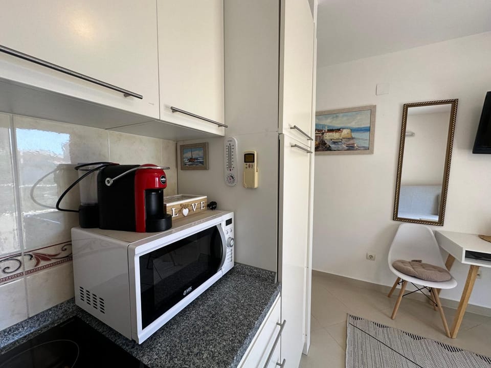 Coffee/tea facilities, Kitchen or kitchenette