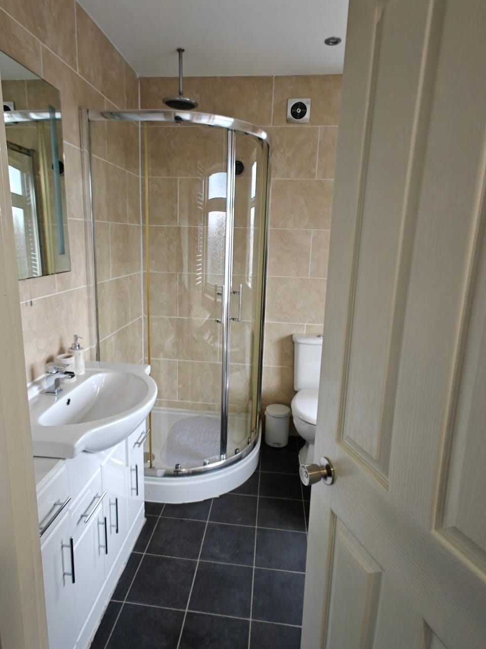 Shower, Toilet, Bathroom, Bath