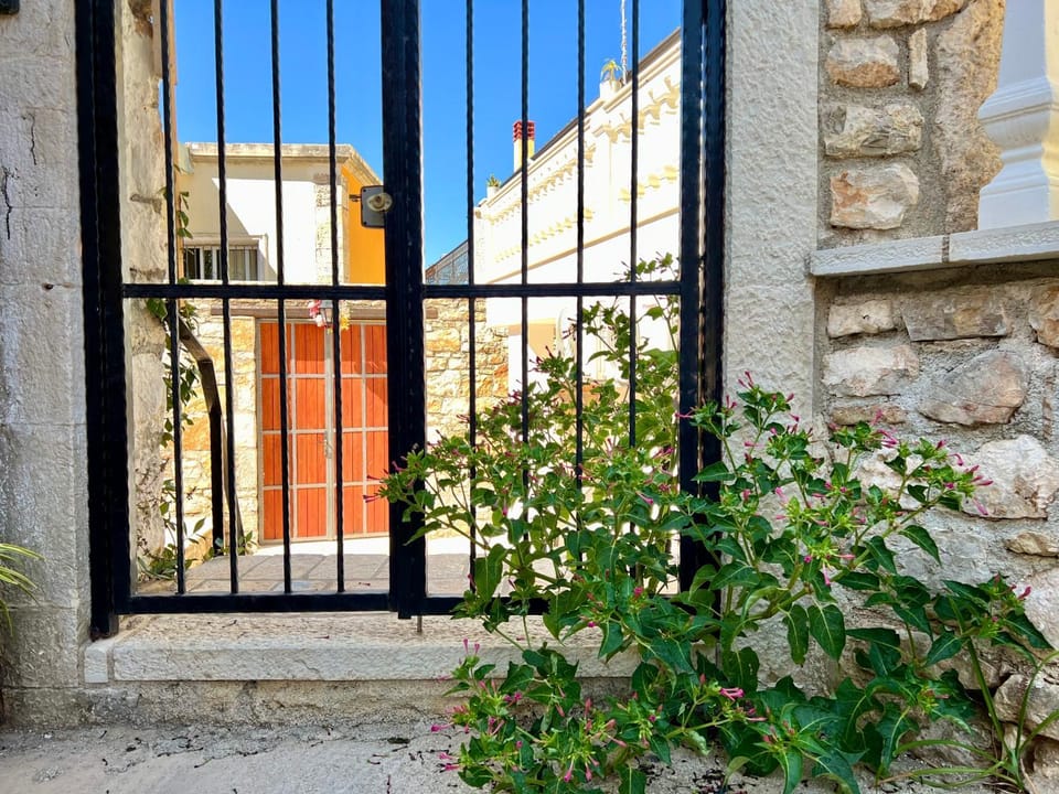Inner courtyard view