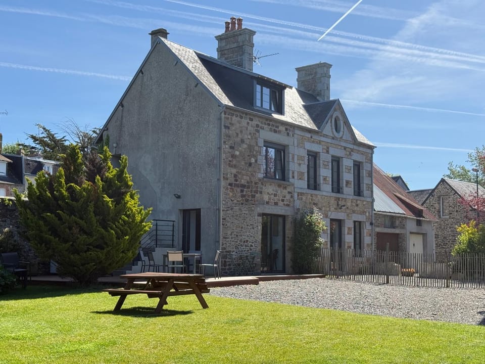 GÎTE Les Cigognes N0ires House in Normandy