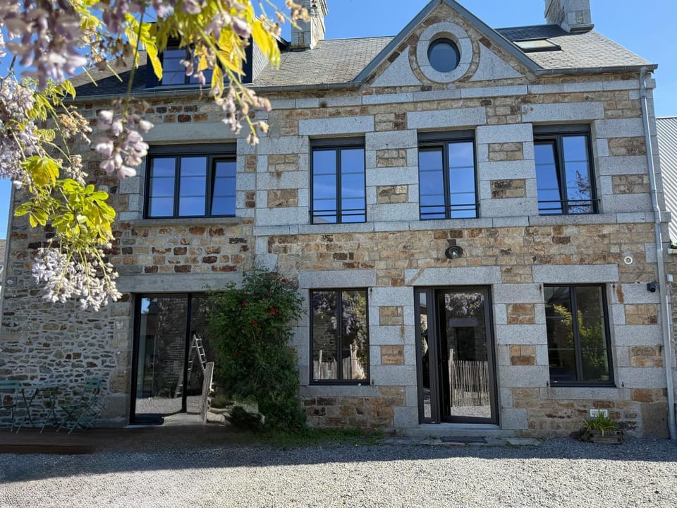 GÎTE Les Cigognes N0ires House in Normandy