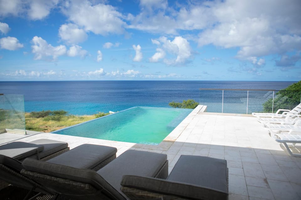 Oceanfront Private Pier waterfront Caribbean sea Villa Villa in Curaçao