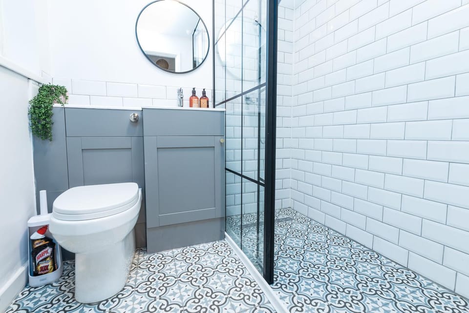 Shower, Toilet, Bathroom