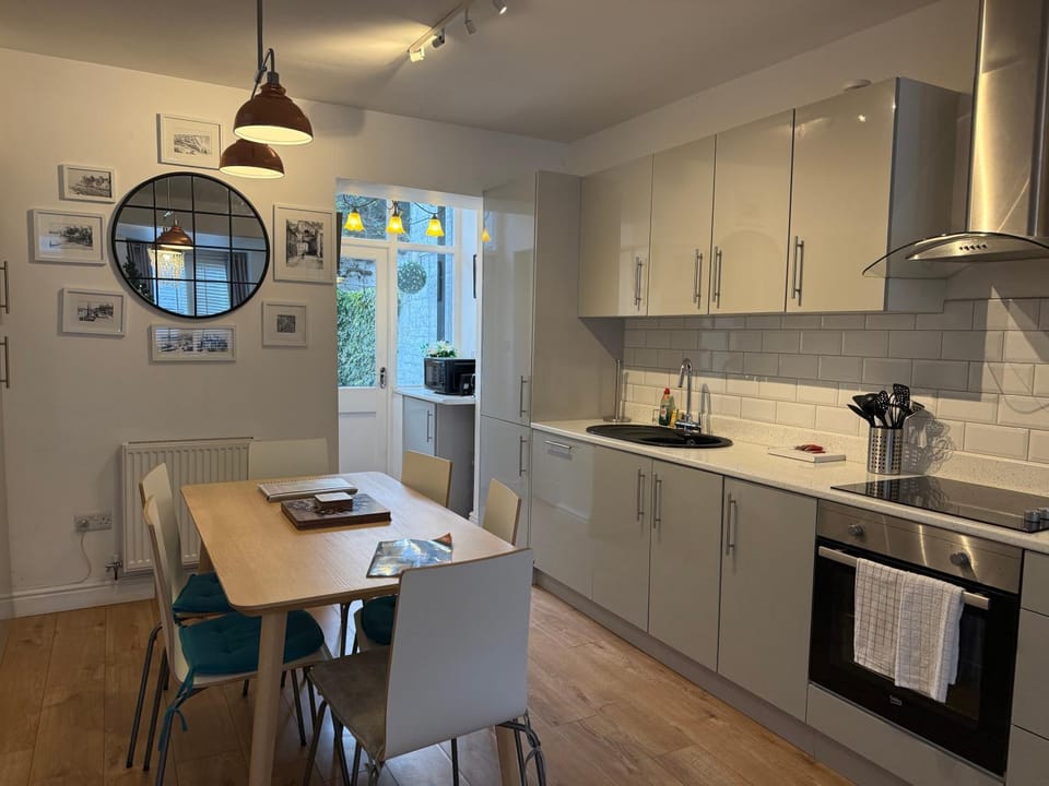 Kitchen or kitchenette, Dining area, dishwasher, oven, stove, toaster