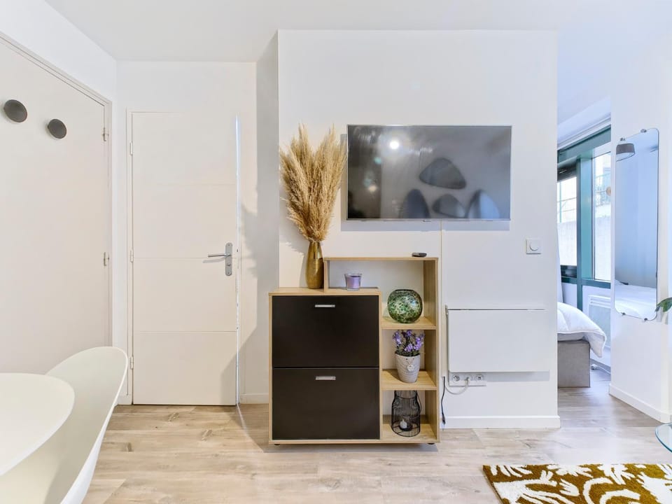 Communal lounge/ TV room, TV and multimedia, Seating area, locker