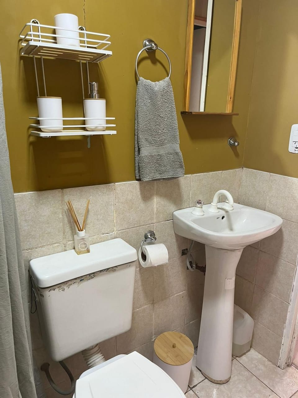 Shower, Bathroom, towels