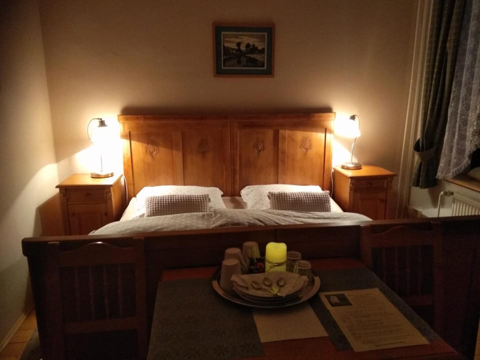 Bed, Photo of the whole room