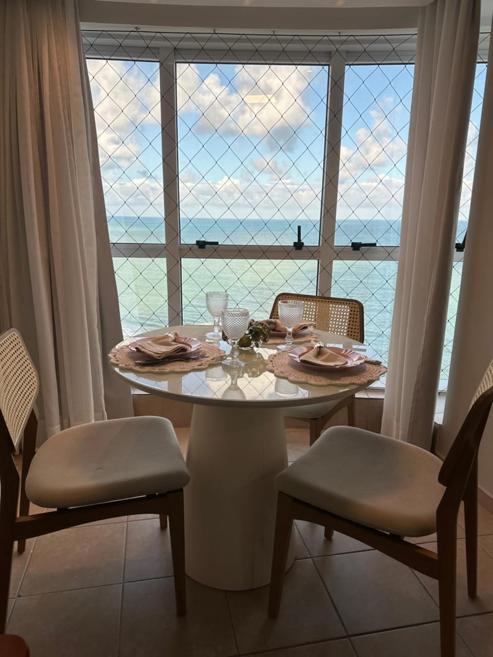 2704 Flat Beira Mar Av Boa viagem Vista Deslumbrante e com cozinha Apartment hotel in Recife
