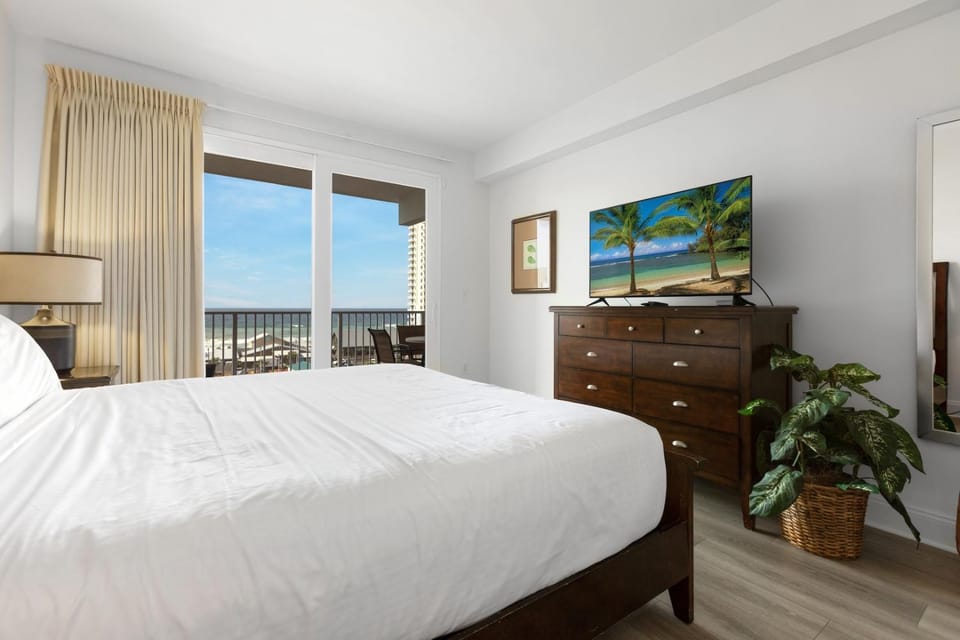 Amazing Beach Ocean View Condo! Free Beach ChairsService! Sleeps 8! by Dolce Vita Getaways PCB Apartment in Panama City Beach