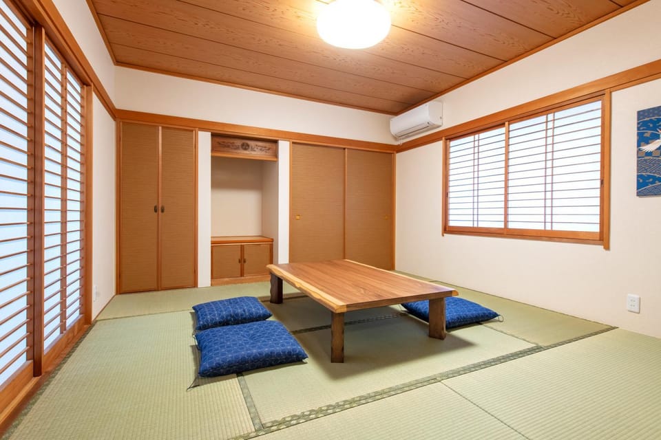 Bedroom, air conditioner