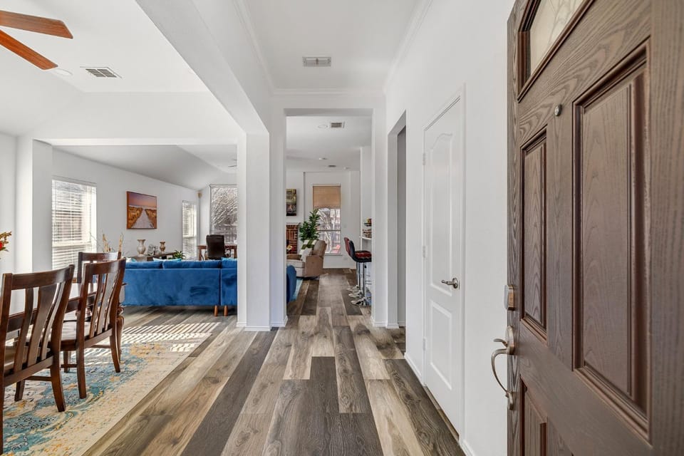 Kitchen or kitchenette, Living room, Dining area, fireplace