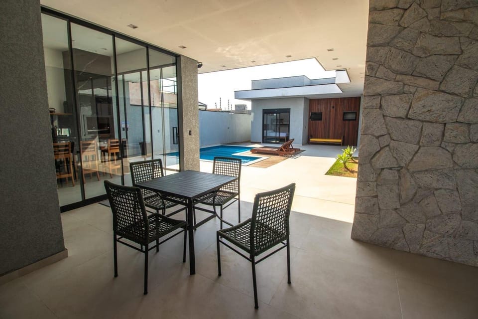Casa das Pedras-Izi c/piscina aquecida 70m praia House in Guaratuba