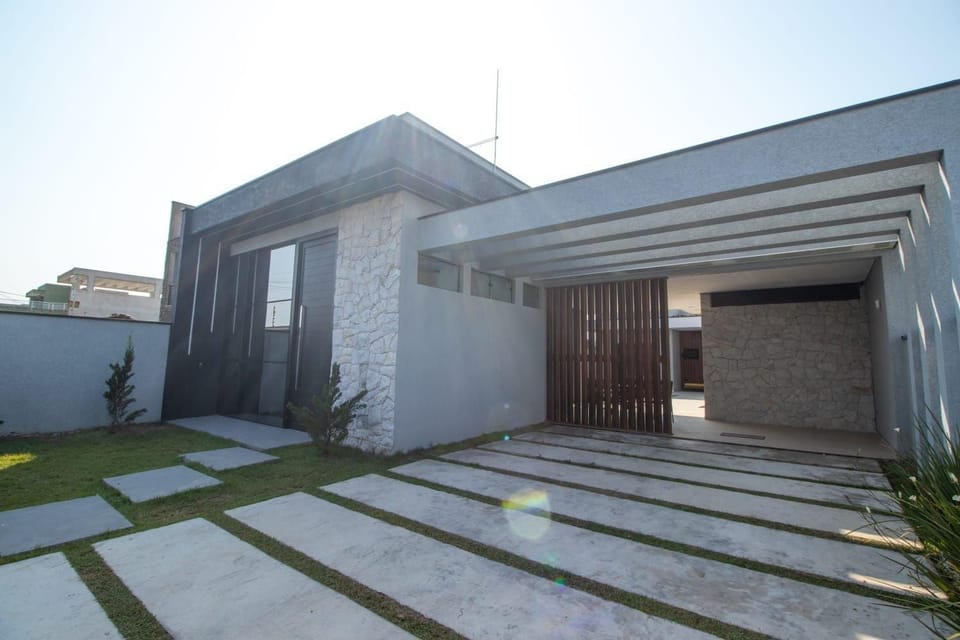 Casa das Pedras-Izi c/piscina aquecida 70m praia House in Guaratuba