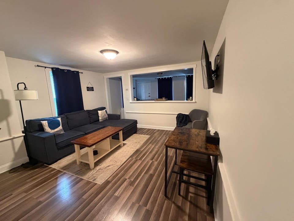 Cozy Weymouth cottage, walk to beach Apartment in Weymouth