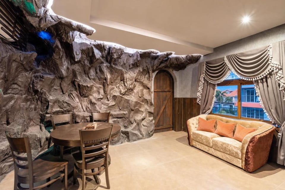 Living room, Seating area, Dining area