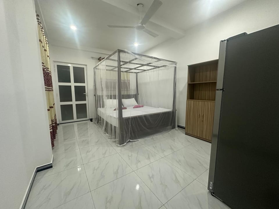 Mirissa Diamond Beach Villa Bed and Breakfast in Kamburugamuwa