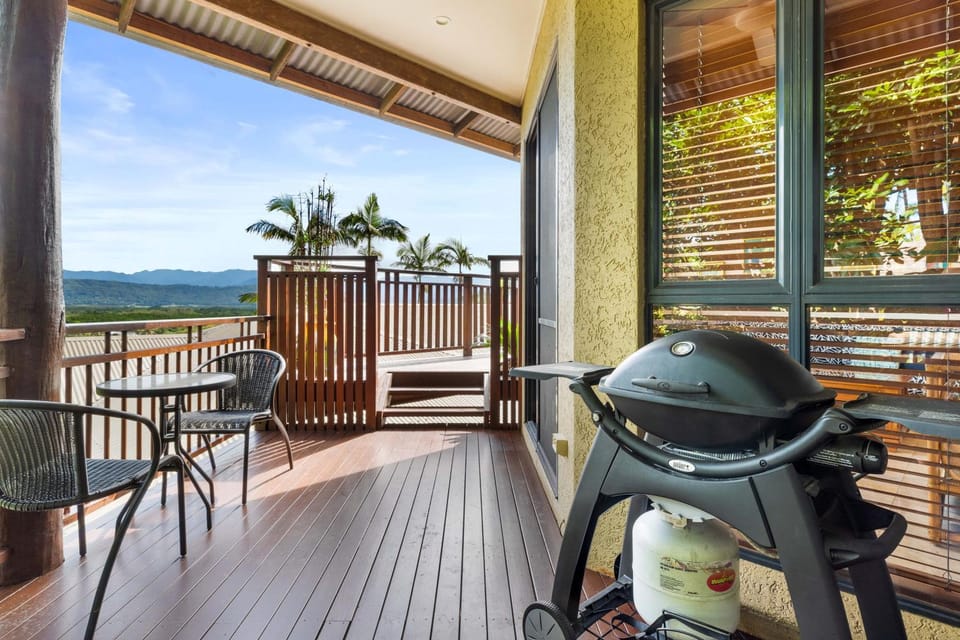 BBQ facilities, View (from property/room), Balcony/Terrace
