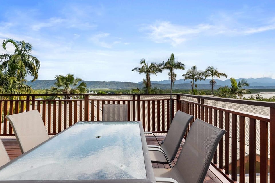 Vistas at The Point Apartment in Port Douglas