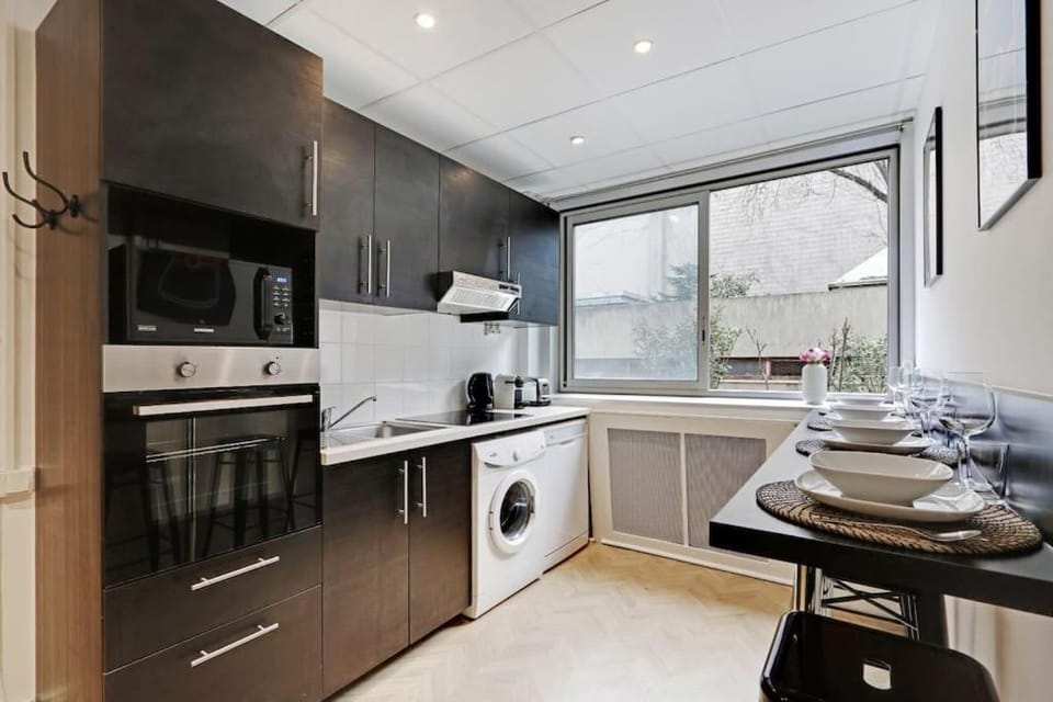Kitchen or kitchenette, dishwasher, minibar, toaster