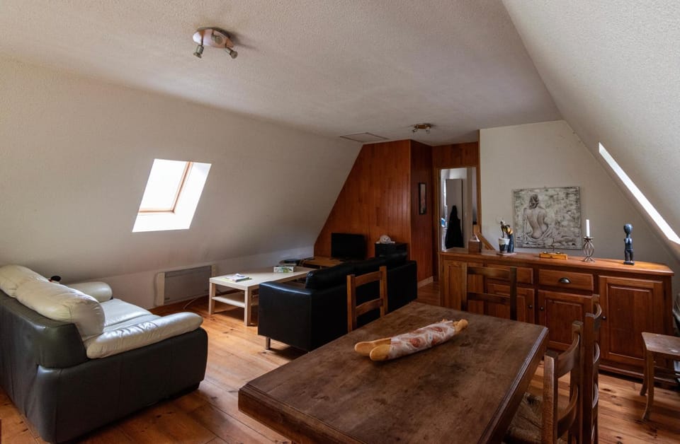 TV and multimedia, Living room, Dining area