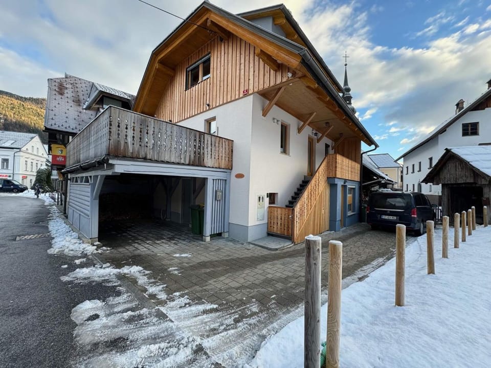 Property building, Day, Parking