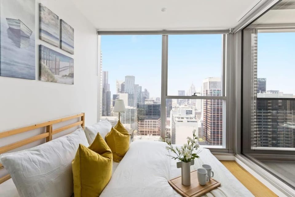 A Comfy 2BR Apt w City Views Near Southern Cross Apartment in Melbourne