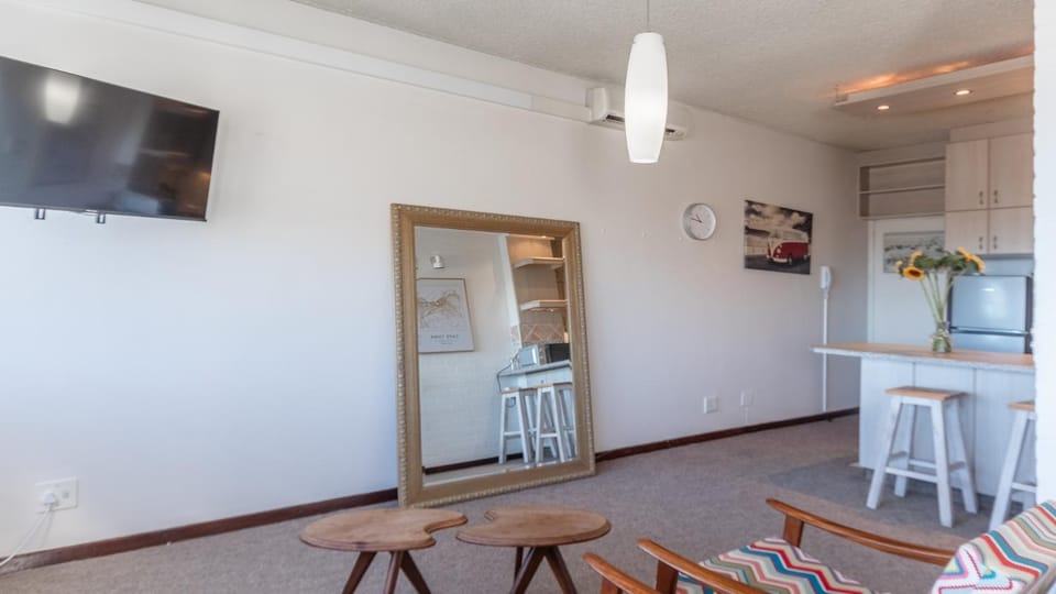 TV and multimedia, Living room, Dining area
