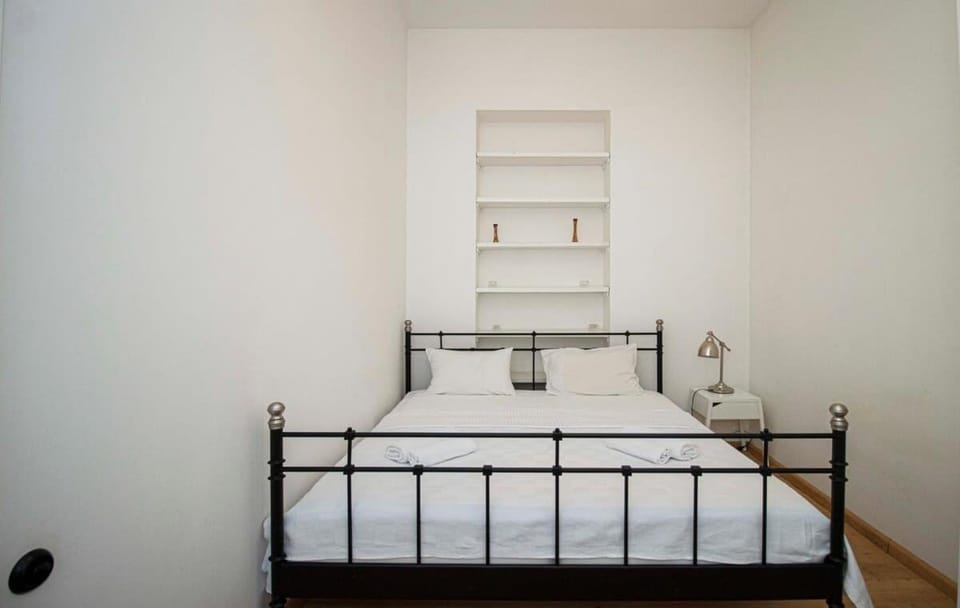 Tranquil 1BR Sololaki Apt - By Wehost House in Tbilisi, Georgia