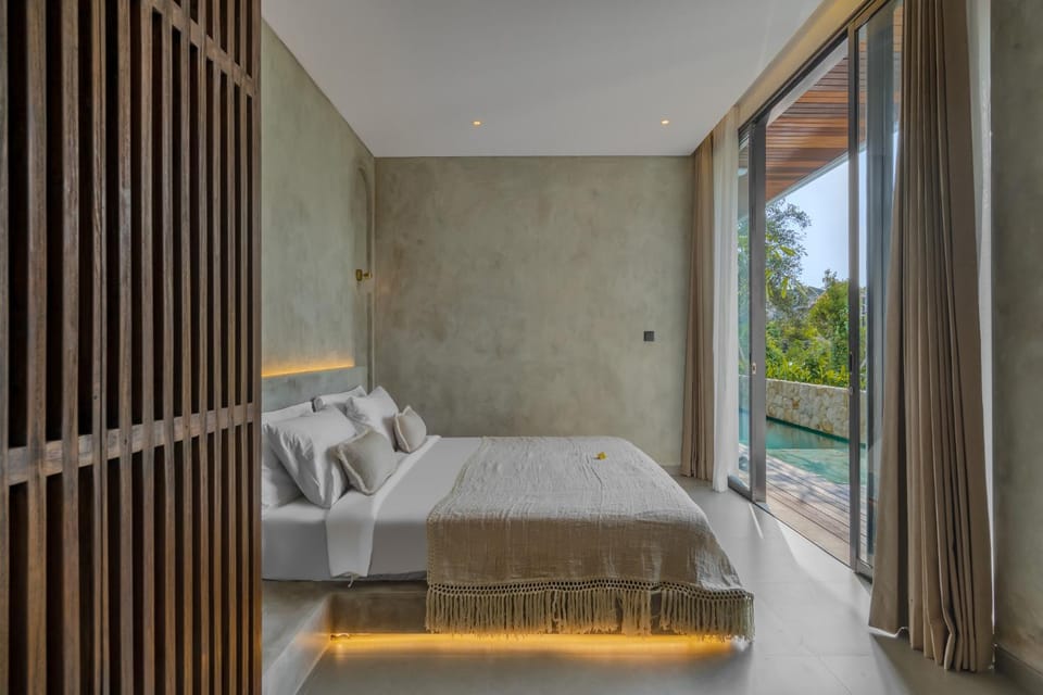 Bed, Bedroom, Pool view, air conditioner