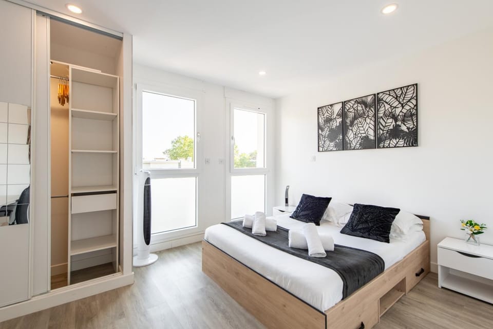 Bed, Bedroom