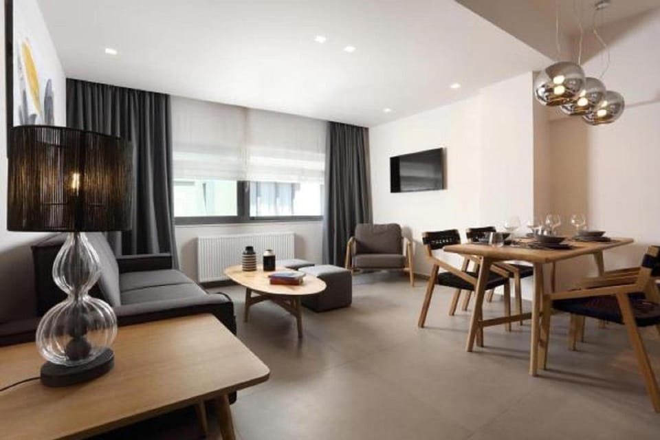 Seating area, Dining area