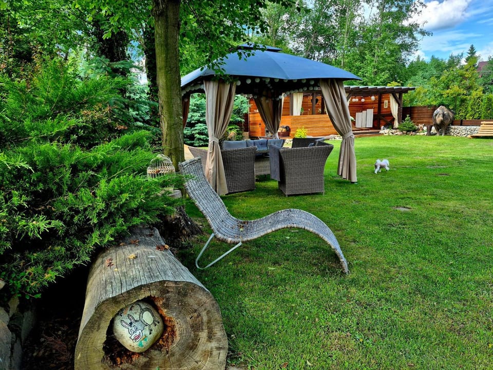 Apartament U Moniki, nad rzeką, jacuzzi w ogrodzie Apartment in Lesser Poland Voivodeship