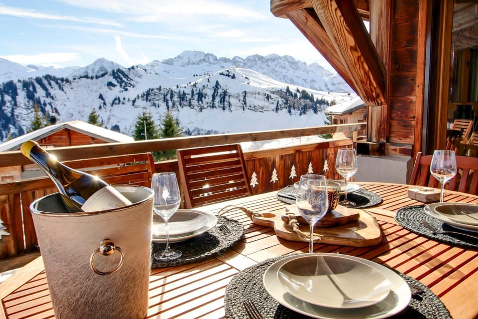 Alpine chic Chalet Jaccuzi Sauna Chalet in Haute-Savoie