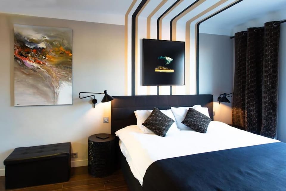 #39 Staywizus - Old Town suite 3 BDR AC Balcony 5mins Walk to Sea Apartment in Nice