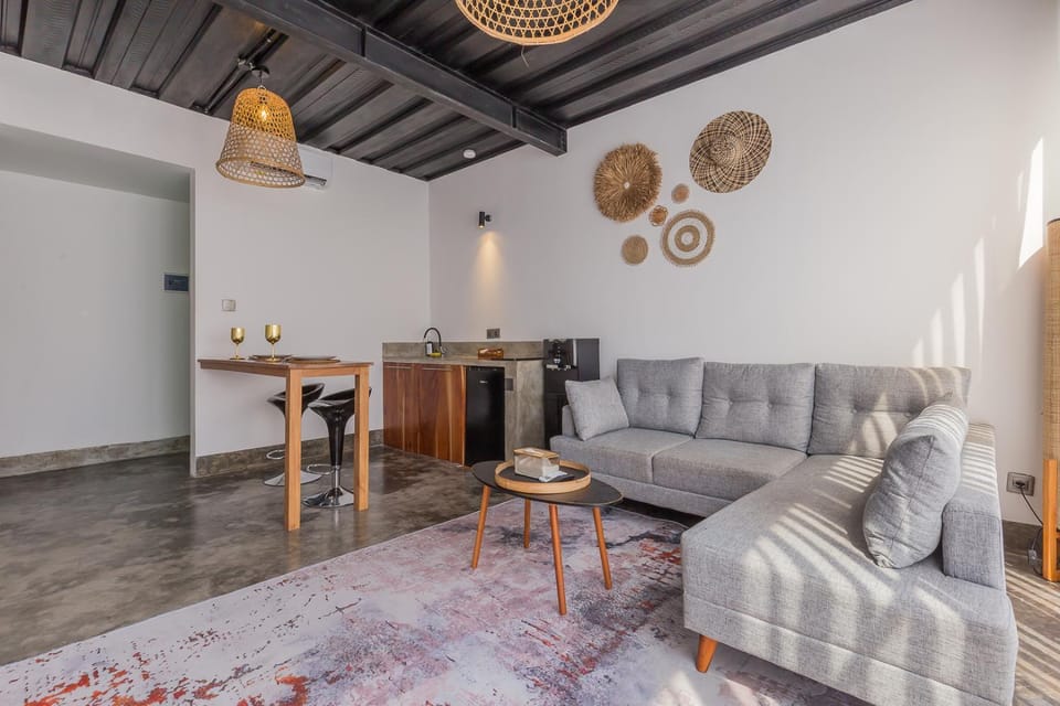 Living room, Dining area