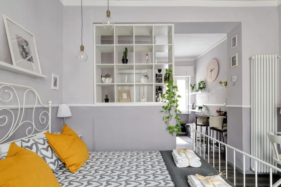 Bed, Living room, Photo of the whole room, Seating area, Bedroom