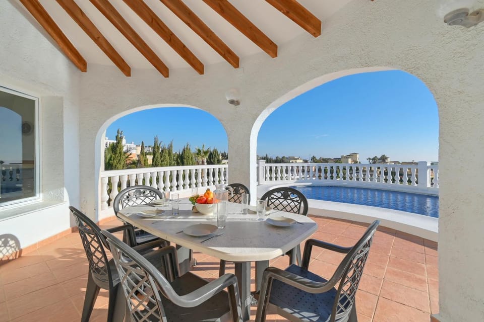 Balcony/Terrace, Dining area, Swimming pool