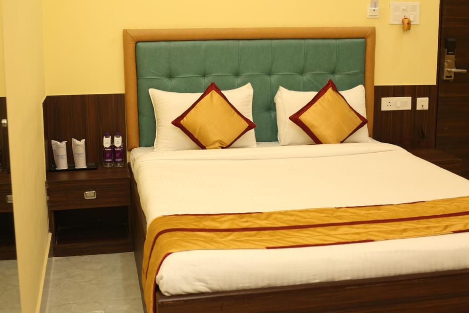 Hotel Shangri-La Bed and Breakfast in Kolkata