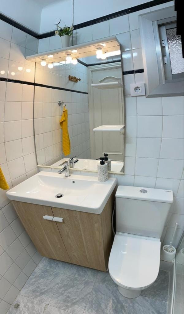 Shower, Toilet, Bathroom