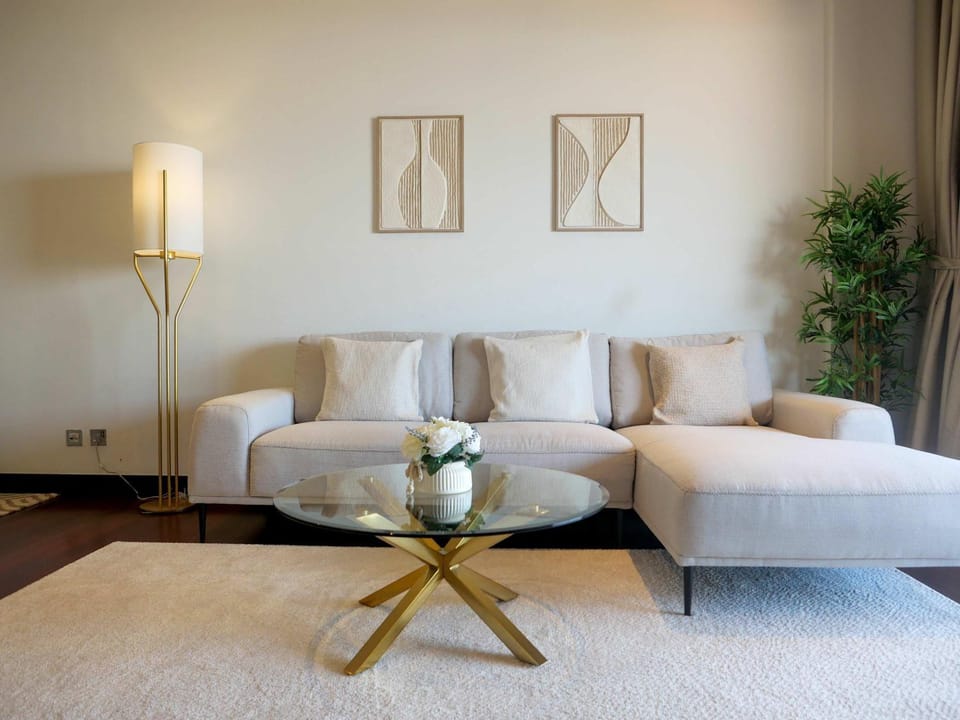 Elegant 1BR Full Palm View Apartment at 5 Star Resort Apartment in Dubai