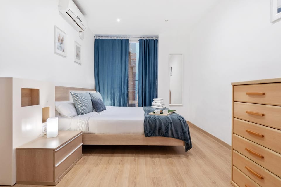 Bed, Photo of the whole room, Bedroom, wardrobe