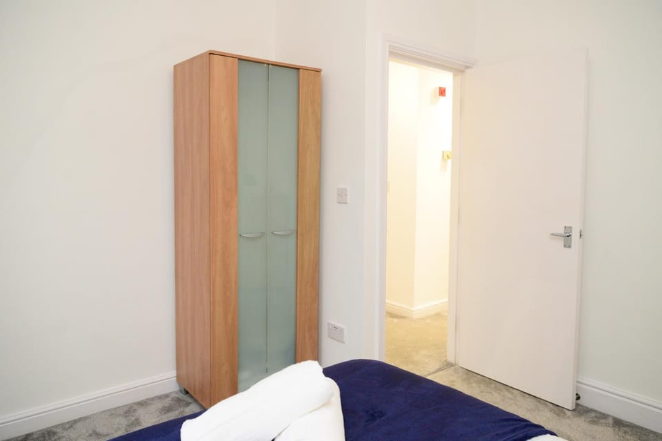 Bed, Bedroom, wardrobe