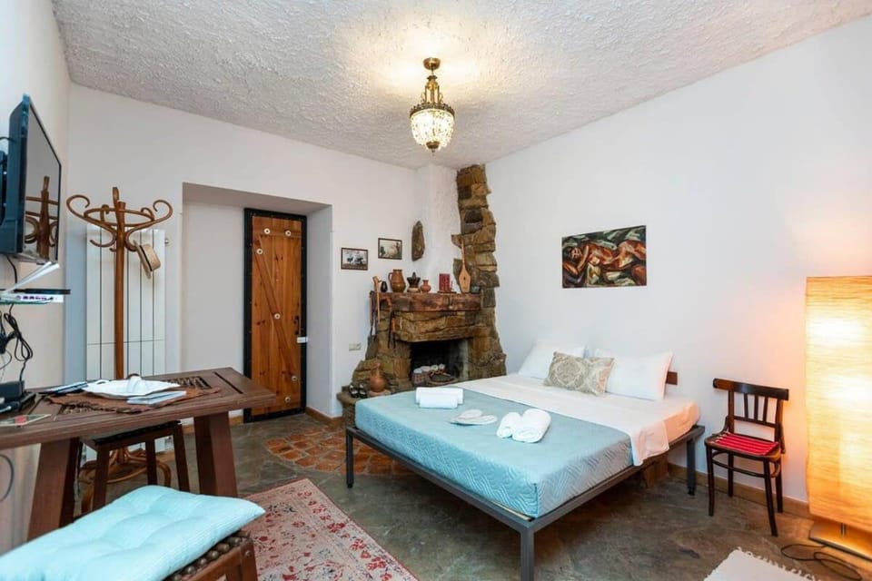 3BR Triplex w Terraces-Heart of Tbilisi -By-Wehost House in Tbilisi, Georgia