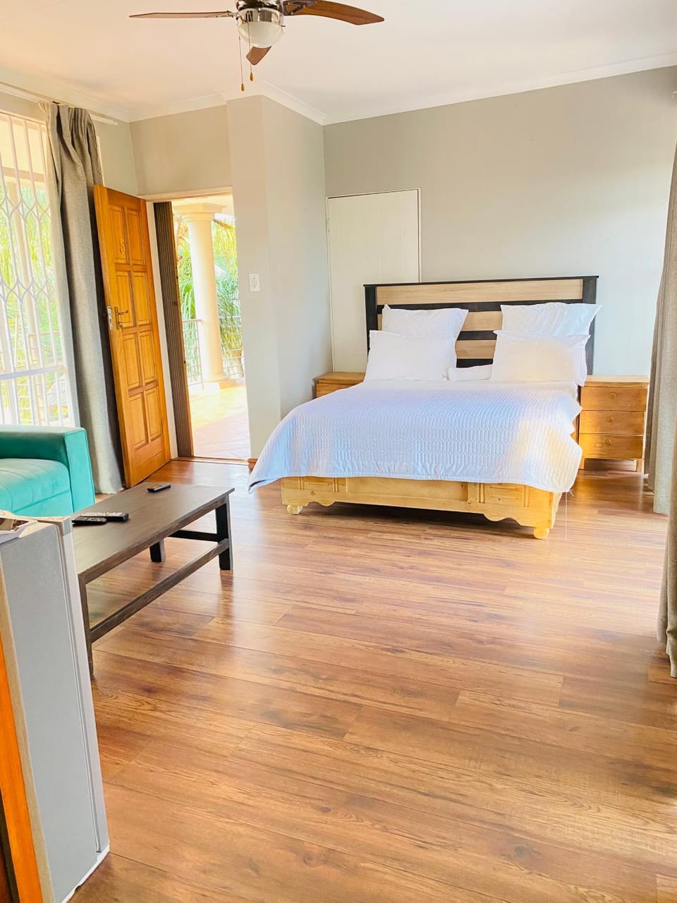 C and C GUEST HOUSE/ BED AND BREAKFAST Bed and Breakfast in Pretoria