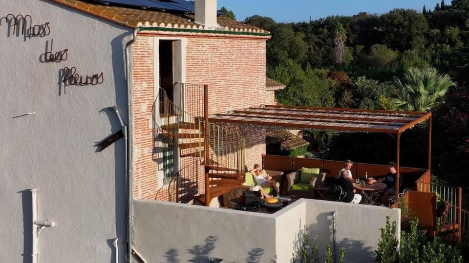 Property building, Balcony/Terrace