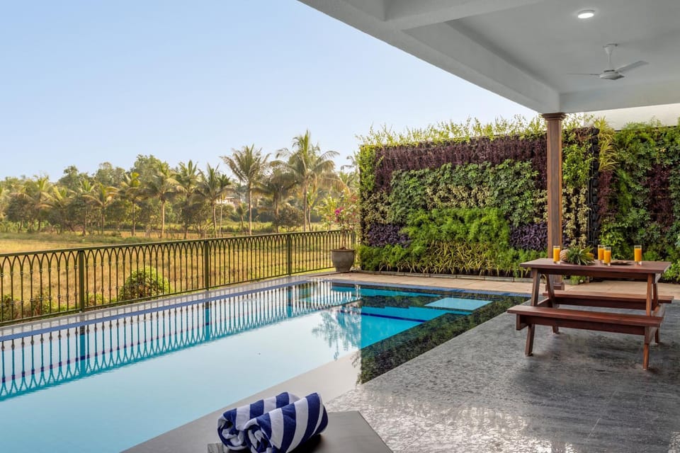 Day, View (from property/room), Swimming pool